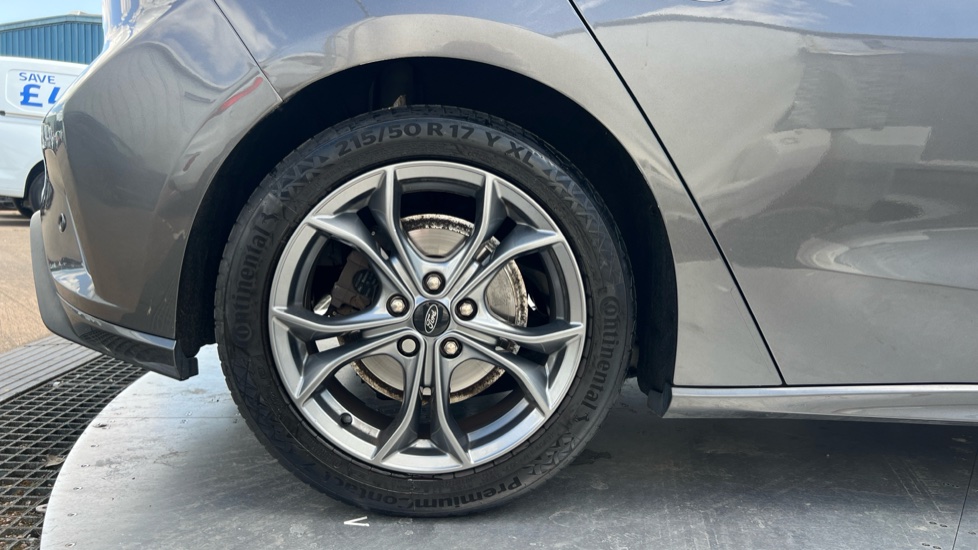 Ford Focus 1.5 EcoBlue 120 ST-Line Edition 5dr Diesel Hatchback - Image 7