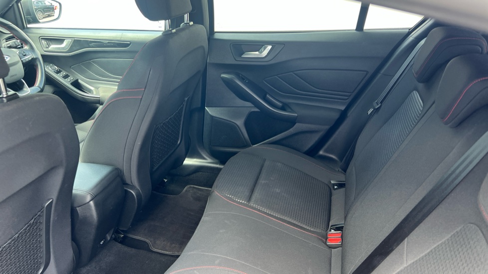 Ford Focus 1.5 EcoBlue 120 ST-Line Edition 5dr Diesel Hatchback - Image 16