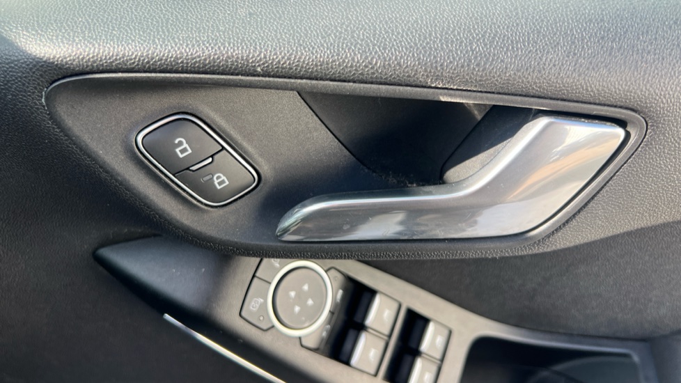Ford Fiesta 1.0 EcoBoost 125 Titanium 5dr Petrol Hatchback - Image 33