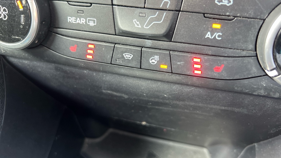 Ford Fiesta 1.0 EcoBoost Titanium 5dr Petrol Hatchback - Image 27