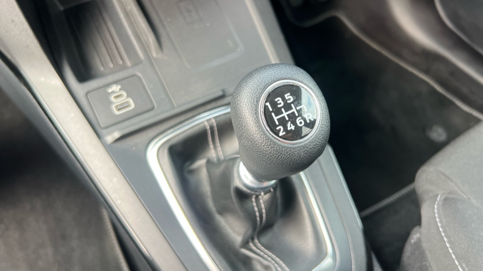 Ford Puma 1.0 EcoBoost Hybrid mHEV Titanium 5dr Petrol Hatchback - Image 13