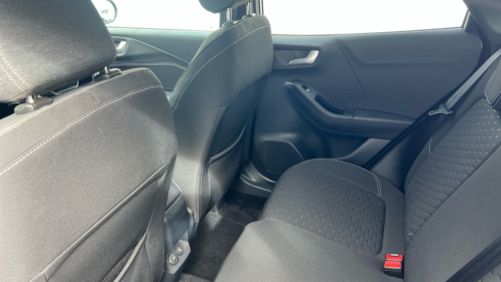 Ford Puma 1.0 EcoBoost Hybrid mHEV Titanium 5dr Petrol Hatchback - Image 16