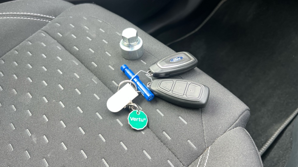 Ford Puma 1.0 EcoBoost Hybrid mHEV Titanium 5dr Petrol Hatchback - Image 19