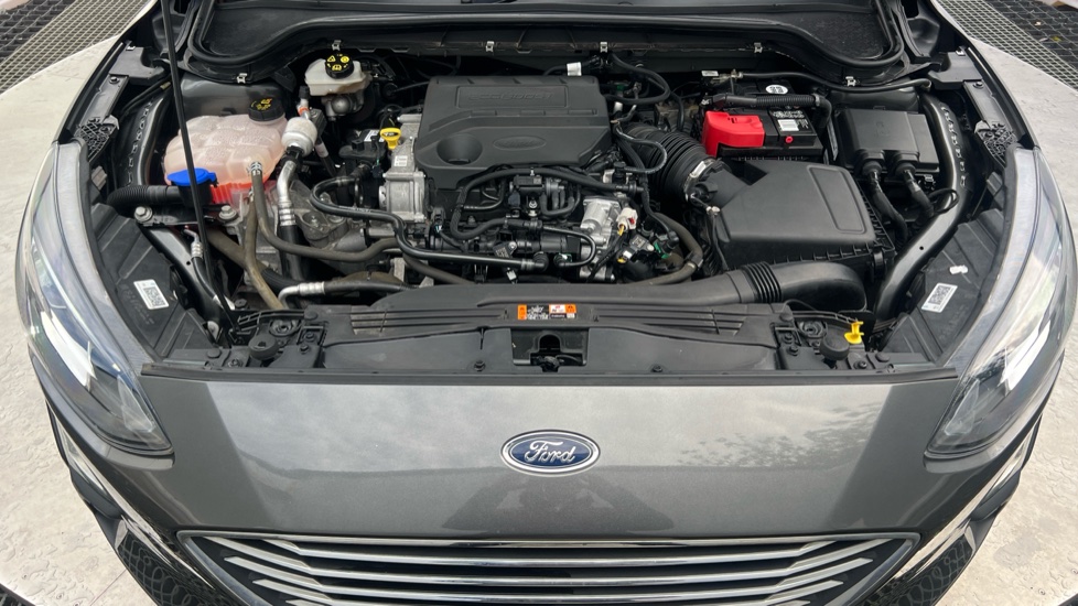 Ford Focus 1.0 EcoBoost 125 Titanium 5dr Petrol Hatchback - Image 8