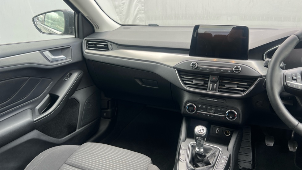 Ford Focus 1.0 EcoBoost 125 Titanium 5dr Petrol Hatchback - Image 14