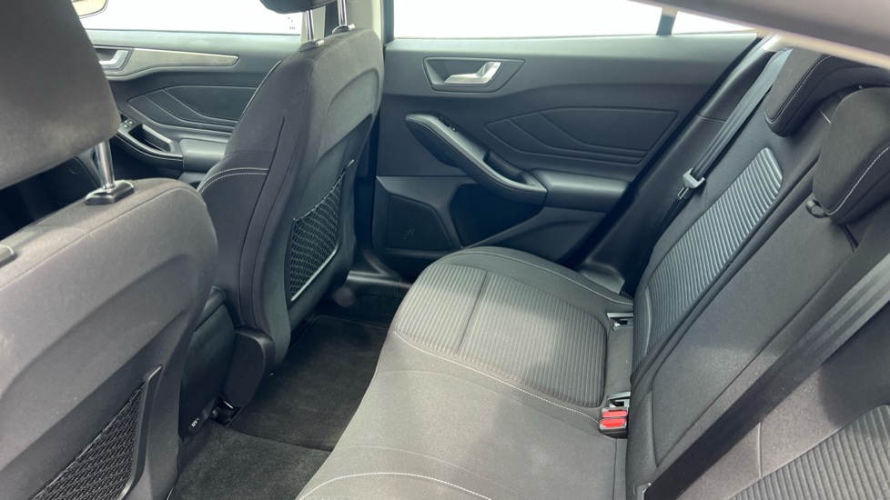Ford Focus 1.0 EcoBoost 125 Titanium 5dr Petrol Hatchback - Image 16