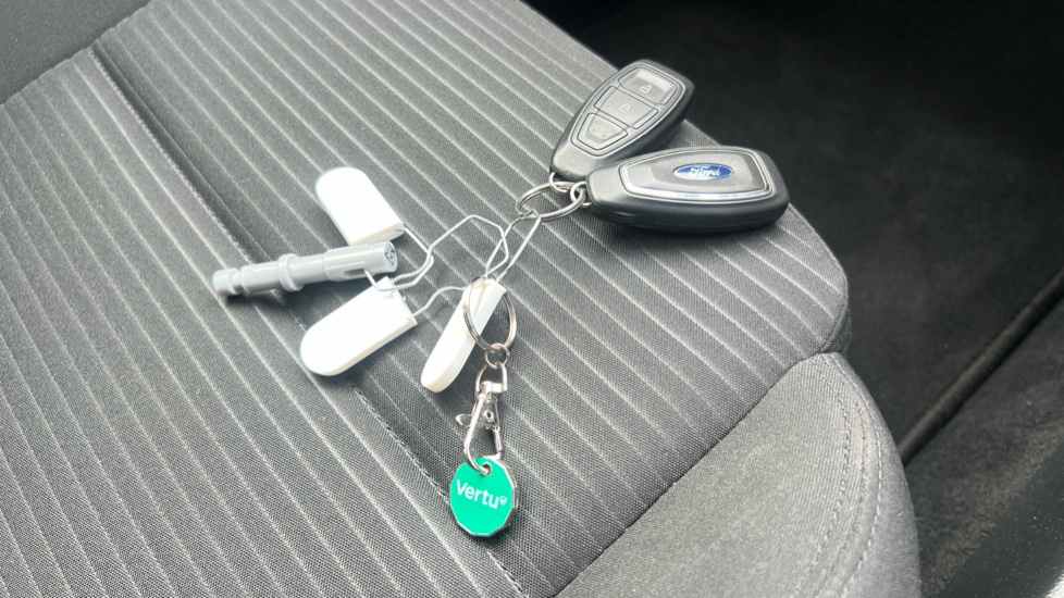 Ford Focus 1.0 EcoBoost 125 Titanium 5dr Petrol Hatchback - Image 20