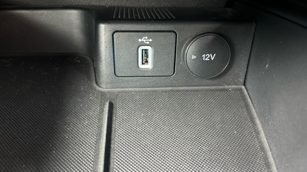 Ford Focus 1.0 EcoBoost 125 Titanium 5dr Petrol Hatchback - Image 29