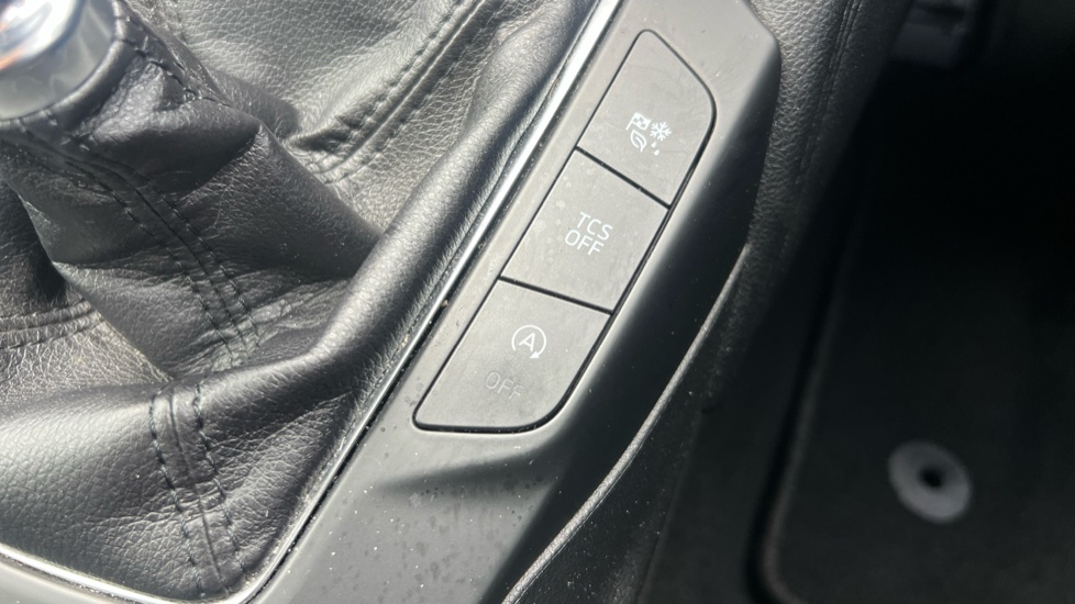 Ford Focus 1.0 EcoBoost 125 Titanium 5dr Petrol Hatchback - Image 30