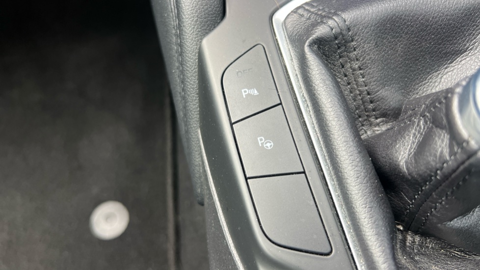 Ford Focus 1.0 EcoBoost 125 Titanium 5dr Petrol Hatchback - Image 31