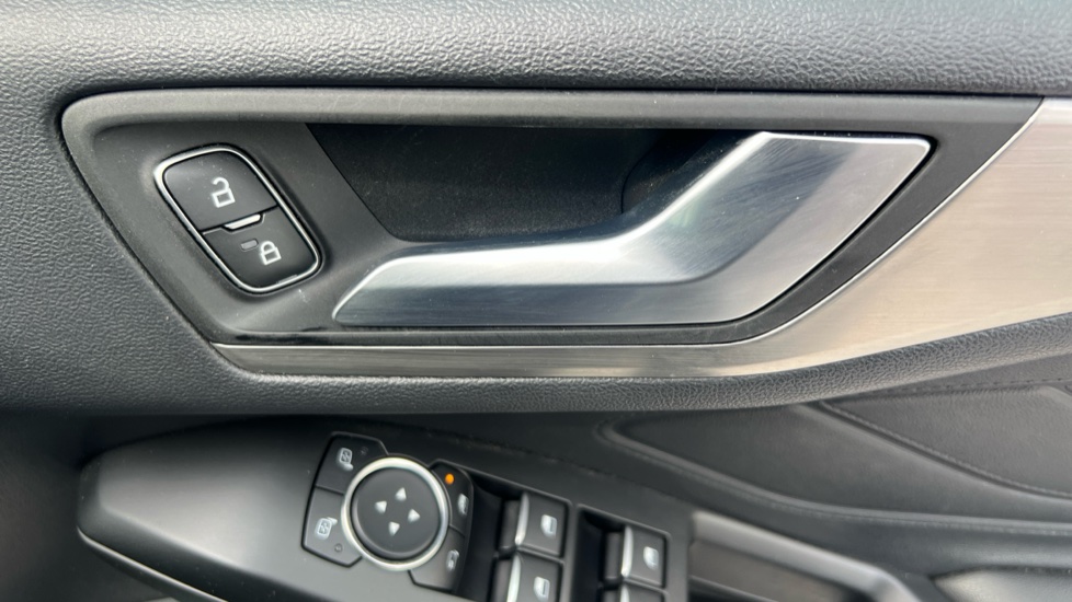 Ford Focus 1.0 EcoBoost 125 Titanium 5dr Petrol Hatchback - Image 40