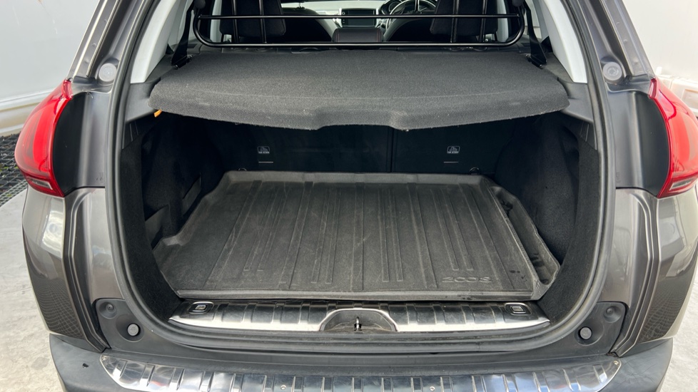 Peugeot 2008 1.2 PureTech 130 GT Line 5dr Petrol Estate - Image 4