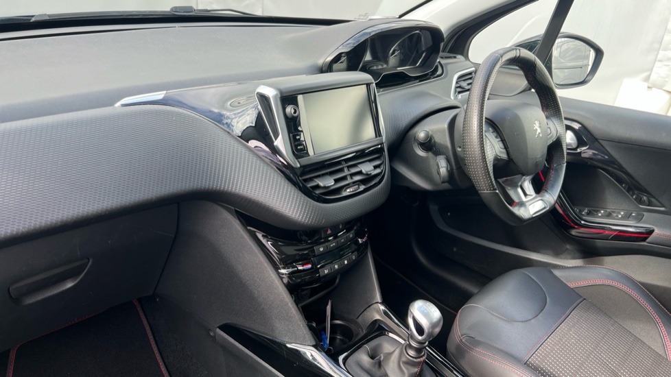 Peugeot 2008 1.2 PureTech 130 GT Line 5dr Petrol Estate - Image 9