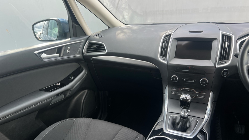 Ford S-MAX 2.0 EcoBlue Titanium 5dr Diesel Estate - Image 14