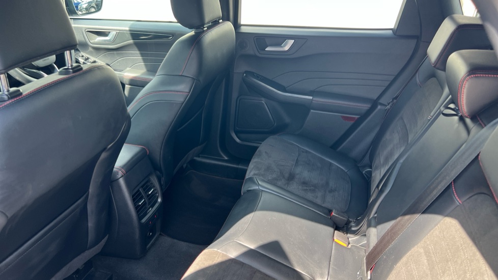 Ford Kuga 2.5 FHEV ST-Line X Edition 5dr CVT Hybrid Estate - Image 16