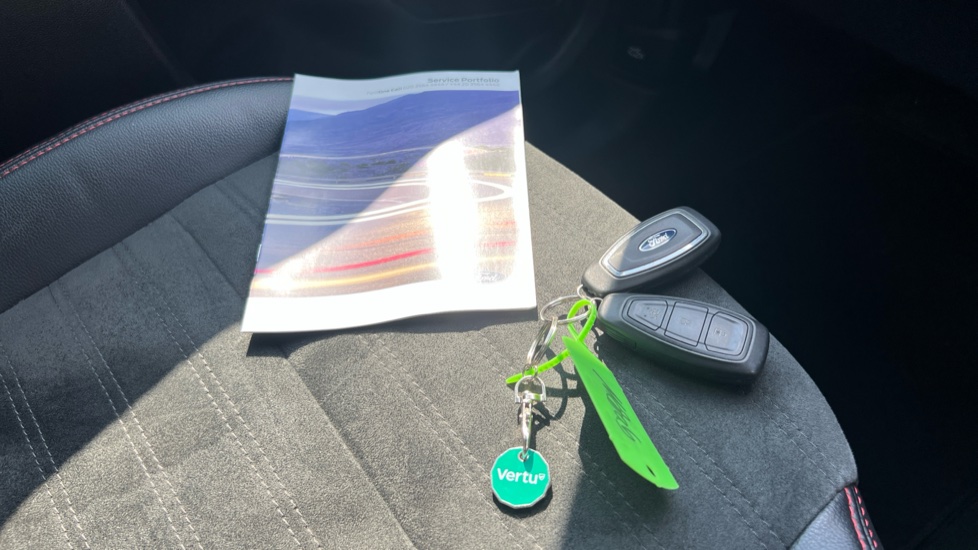 Ford Kuga 2.5 FHEV ST-Line X Edition 5dr CVT Hybrid Estate - Image 19