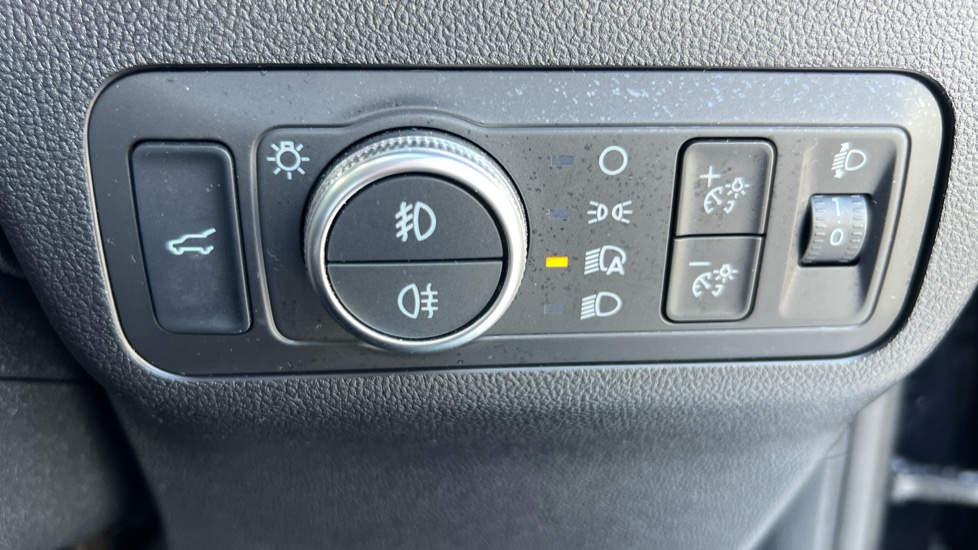 Ford Kuga 2.5 FHEV ST-Line X Edition 5dr CVT Hybrid Estate - Image 40