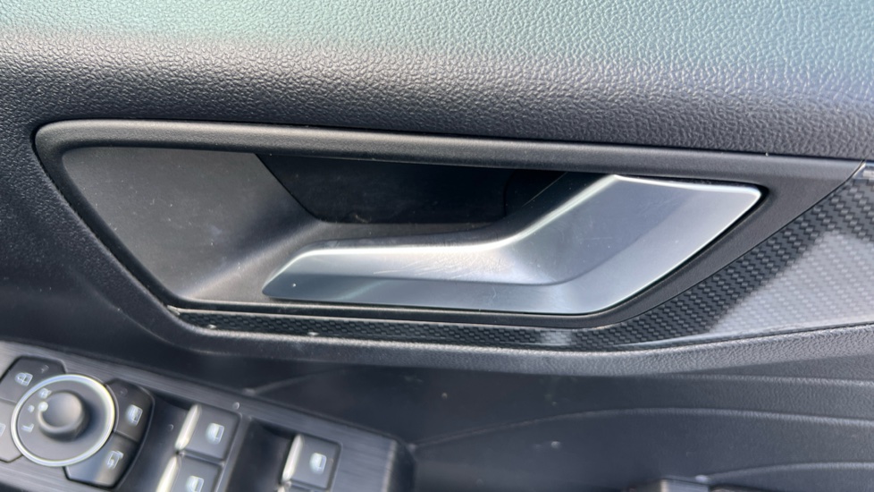 Ford Kuga 2.5 FHEV ST-Line X Edition 5dr CVT Hybrid Estate - Image 41