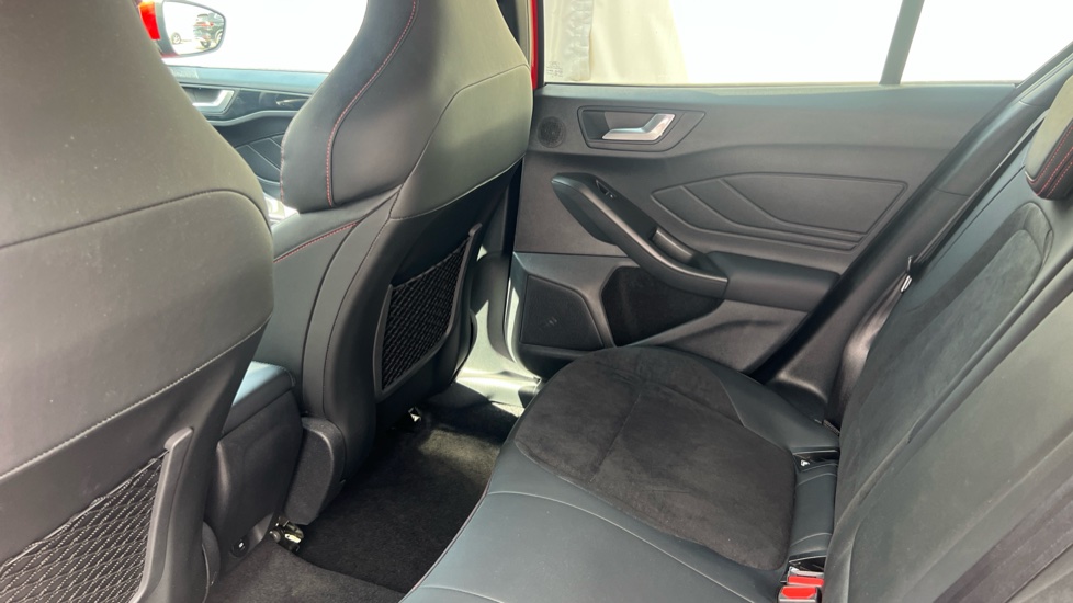 Ford Focus ST 2.3 EcoBoost ST 5dr Petrol Hatchback - Image 16