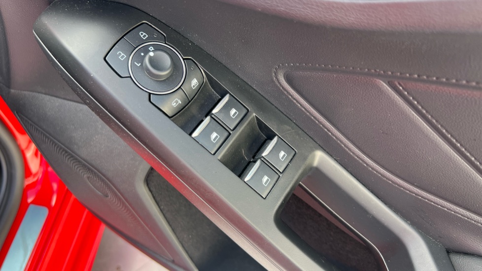 Ford Focus ST 2.3 EcoBoost ST 5dr Petrol Hatchback - Image 40