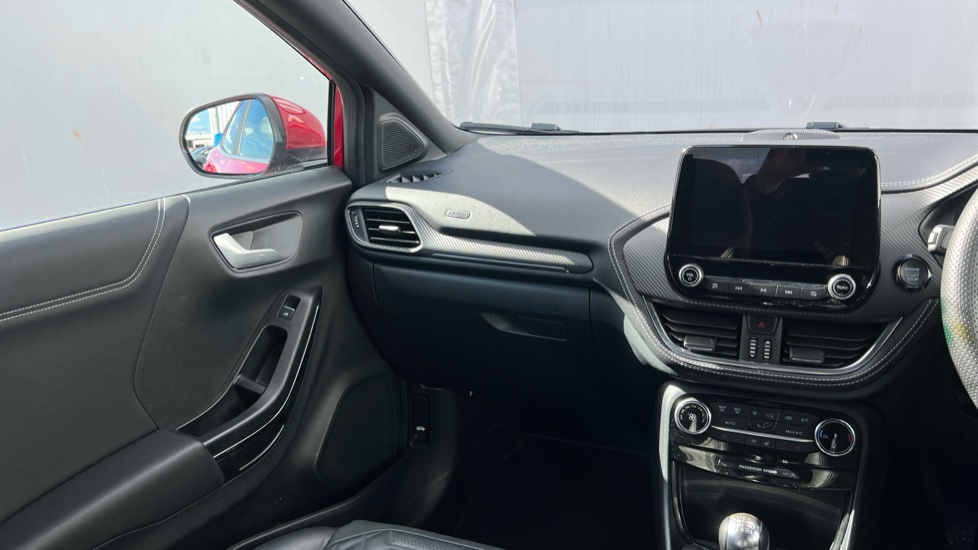 Ford Puma 1.0 EcoBoost Hybrid mHEV 155 ST-Line Vignale 5dr Petrol Hatchback - Image 14
