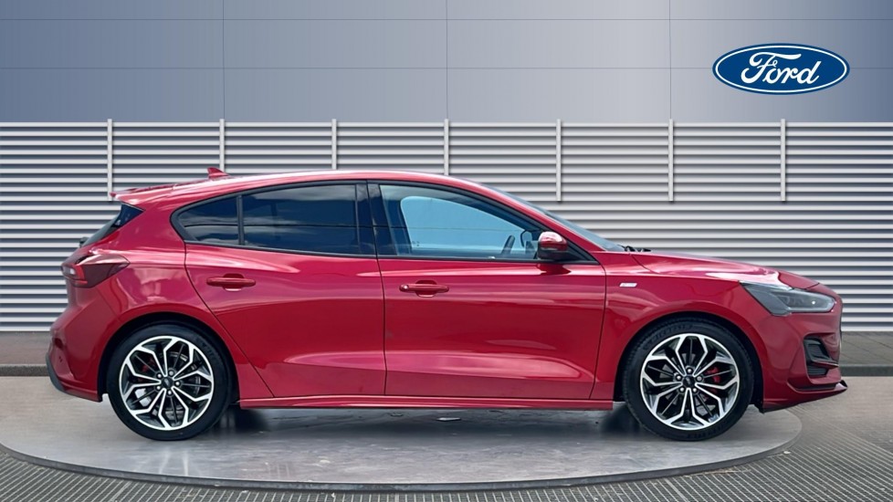 Ford Focus 1.0 EcoBoost Hybrid mHEV ST-Line X 5dr Petrol Hatchback - Image 5