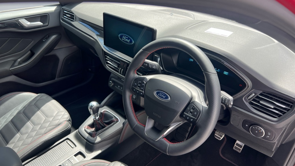 Ford Focus 1.0 EcoBoost Hybrid mHEV ST-Line X 5dr Petrol Hatchback - Image 11