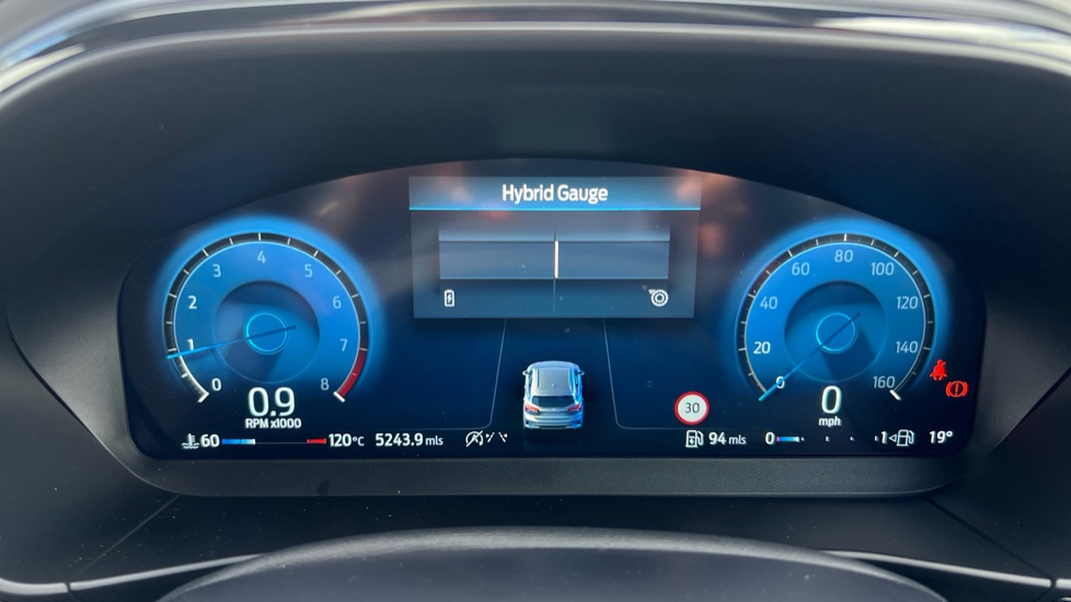 Ford Focus 1.0 EcoBoost Hybrid mHEV ST-Line X 5dr Petrol Hatchback - Image 18