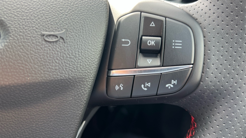 Ford Focus 1.0 EcoBoost Hybrid mHEV ST-Line X 5dr Petrol Hatchback - Image 35