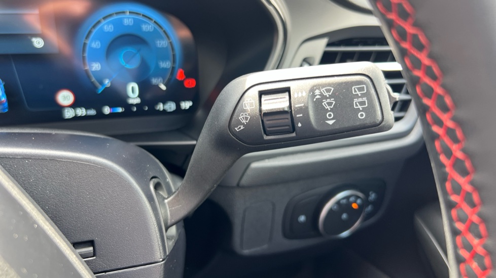 Ford Focus 1.0 EcoBoost Hybrid mHEV ST-Line X 5dr Petrol Hatchback - Image 37