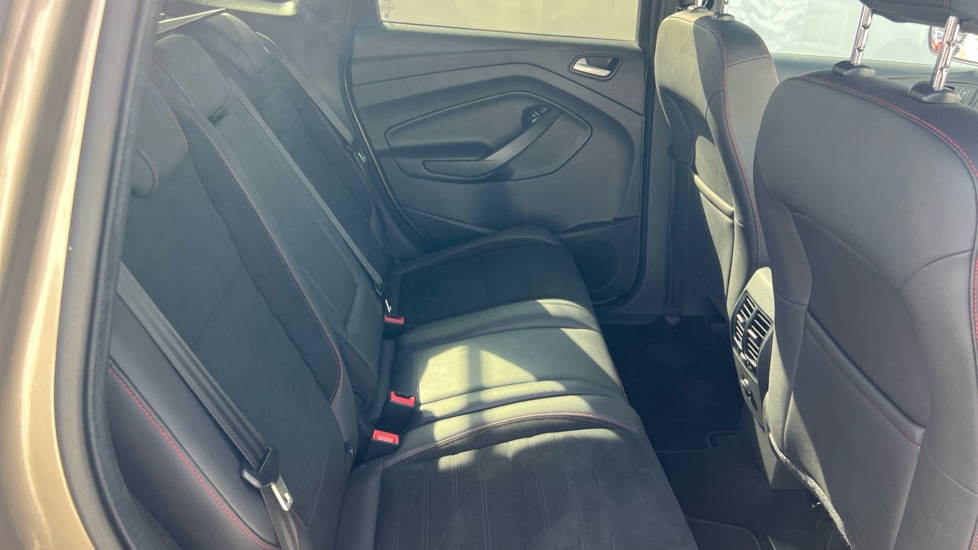 Ford Kuga 1.5 TDCi ST-Line 5dr 2WD Diesel Estate - Image 16