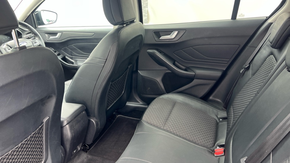 Ford Focus 1.0 EcoBoost 125 Titanium X 5dr Petrol Hatchback - Image 16