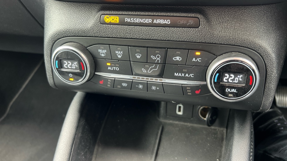 Ford Focus 1.0 EcoBoost 125 Titanium X 5dr Petrol Hatchback - Image 27