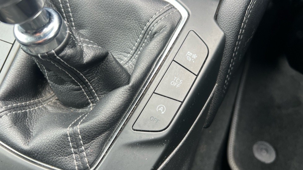 Ford Focus 1.0 EcoBoost 125 Titanium X 5dr Petrol Hatchback - Image 30