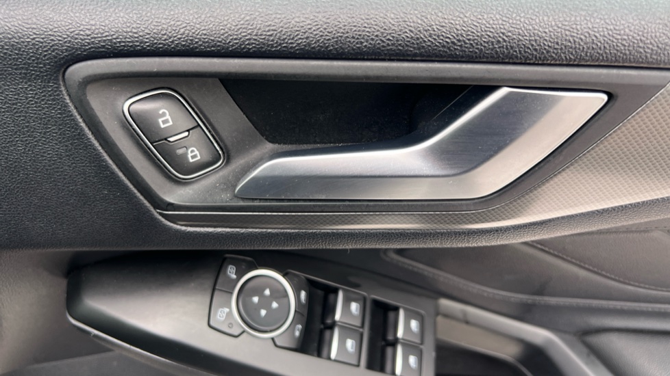 Ford Focus 1.0 EcoBoost 125 Titanium X 5dr Petrol Hatchback - Image 40