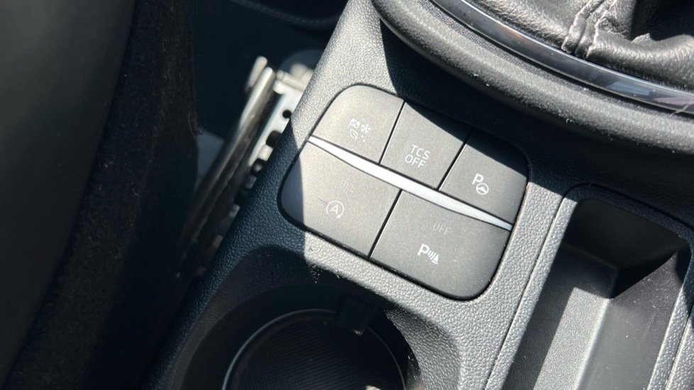 Ford Puma 1.0 EcoBoost Hybrid mHEV 155 ST-Line Vignale 5dr Petrol Hatchback - Image 30