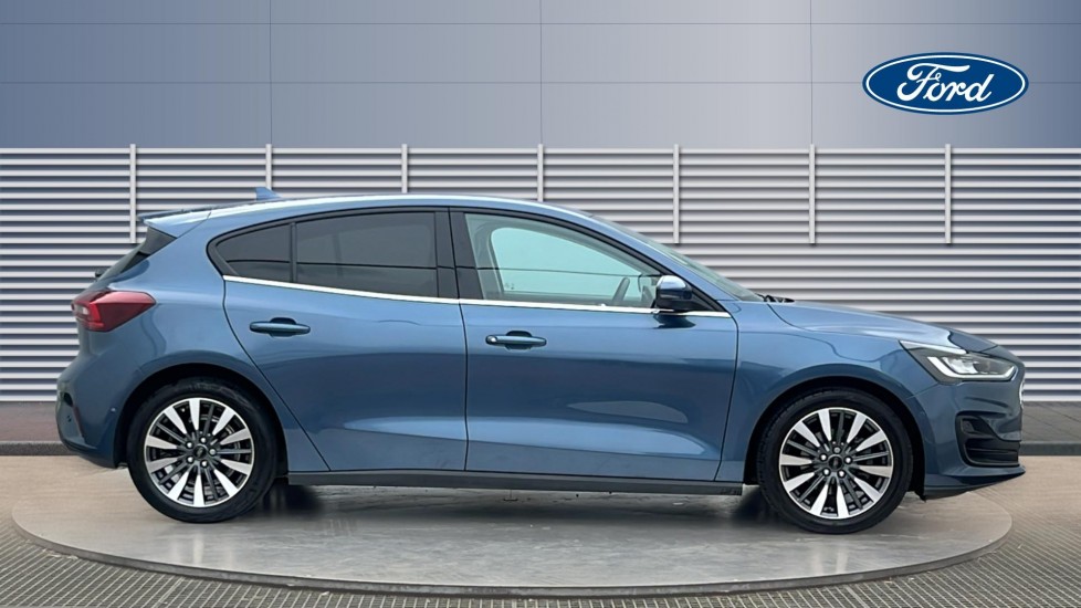 Ford Focus 1.0 EcoBoost Hybrid mHEV Titanium X 5dr Petrol Hatchback - Image 5