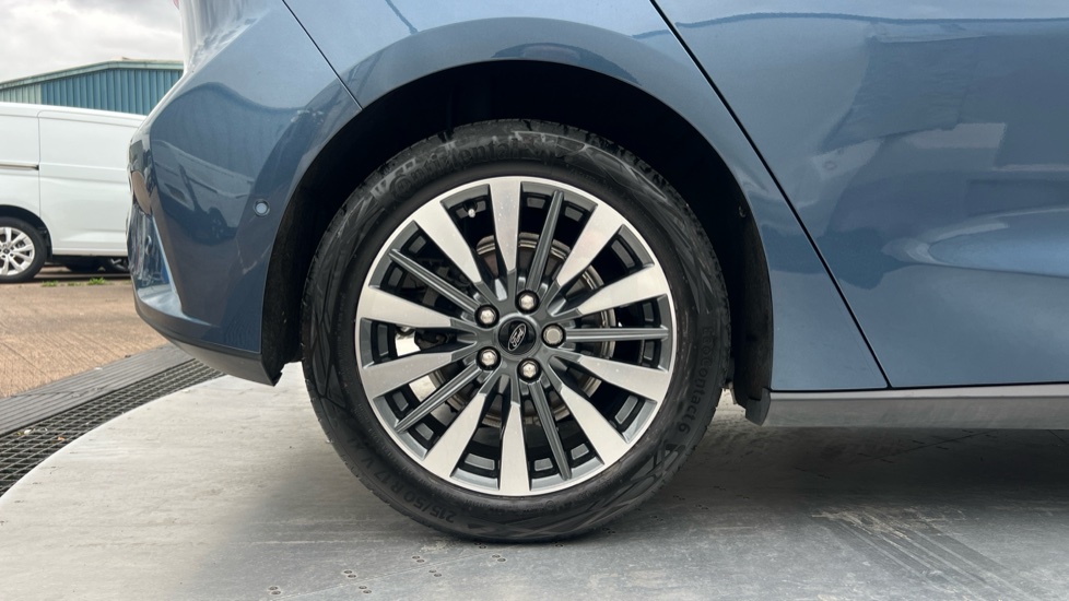 Ford Focus 1.0 EcoBoost Hybrid mHEV Titanium X 5dr Petrol Hatchback - Image 7