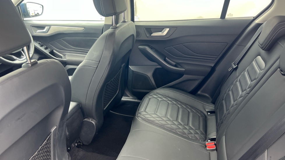 Ford Focus 1.0 EcoBoost Hybrid mHEV Titanium X 5dr Petrol Hatchback - Image 16