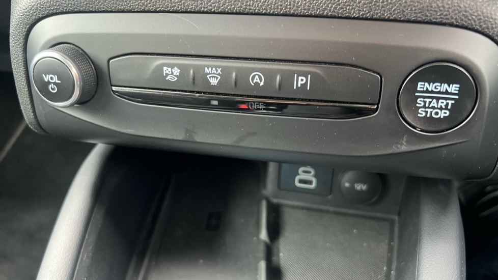 Ford Focus 1.0 EcoBoost Hybrid mHEV Titanium X 5dr Petrol Hatchback - Image 30
