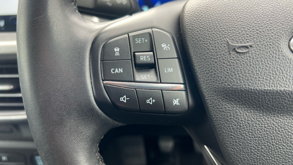 Ford Focus 1.0 EcoBoost Hybrid mHEV Titanium X 5dr Petrol Hatchback - Image 34