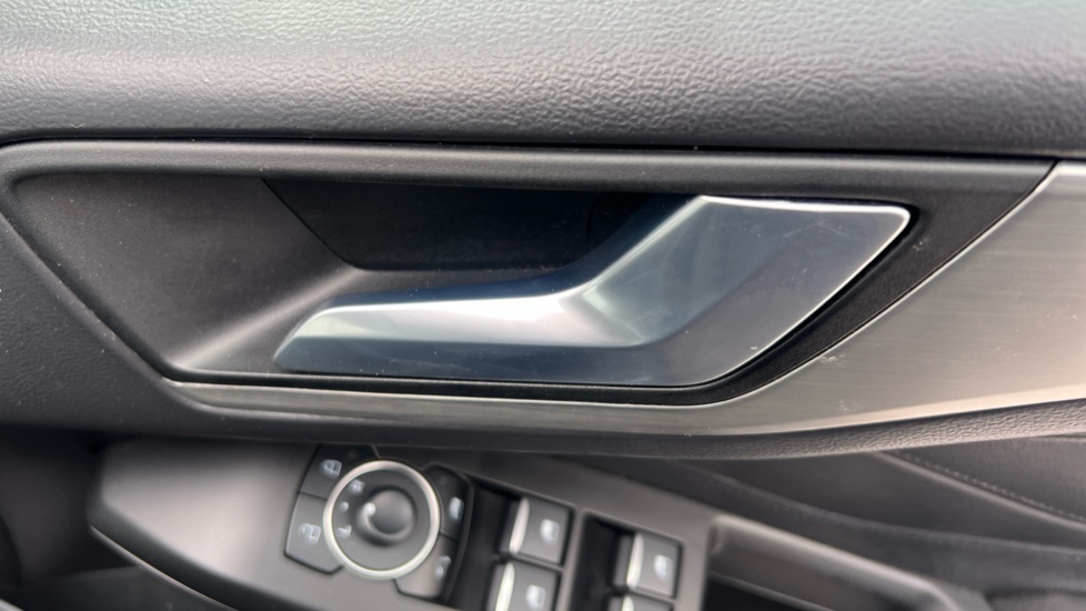 Ford Focus 1.0 EcoBoost Hybrid mHEV Titanium X 5dr Petrol Hatchback - Image 40