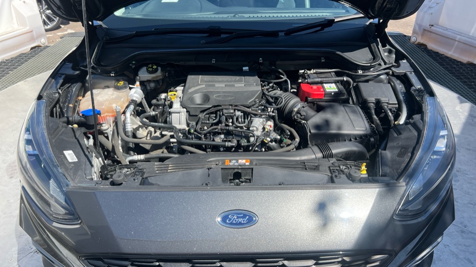 Ford Focus 1.0 EcoBoost 125 Active X 5dr Petrol Estate - Image 8