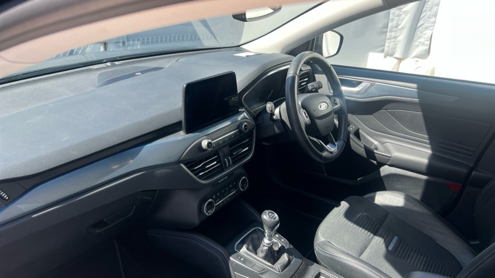 Ford Focus 1.0 EcoBoost 125 Active X 5dr Petrol Estate - Image 9