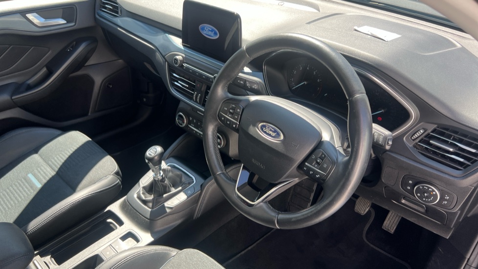 Ford Focus 1.0 EcoBoost 125 Active X 5dr Petrol Estate - Image 11