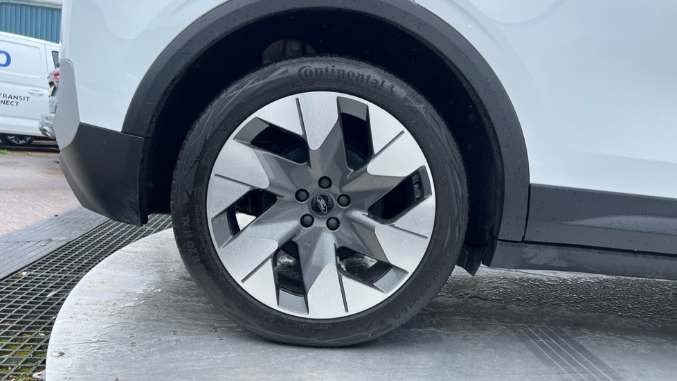 Ford Explorer 210kW Premium 77kWh 5dr Auto Electric Estate - Image 7