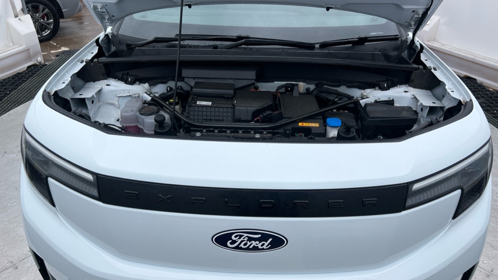 Ford Explorer 210kW Premium 77kWh 5dr Auto Electric Estate - Image 8