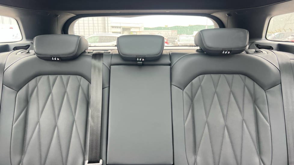 Ford Explorer 210kW Premium 77kWh 5dr Auto Electric Estate - Image 15