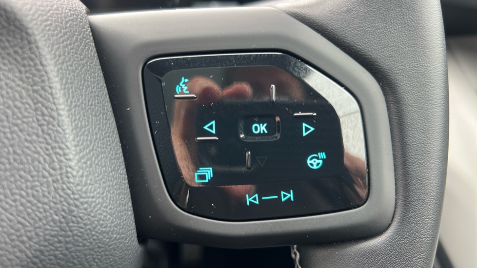 Ford Explorer 210kW Premium 77kWh 5dr Auto Electric Estate - Image 34