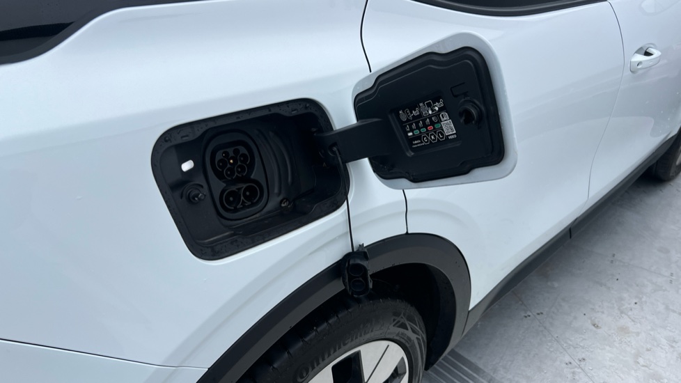 Ford Explorer 210kW Premium 77kWh 5dr Auto Electric Estate - Image 42